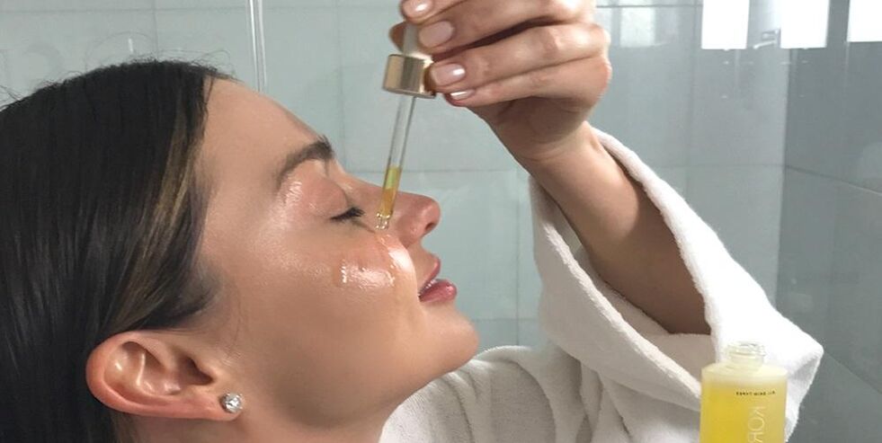 Uso de aceites para o rexuvenecemento facial